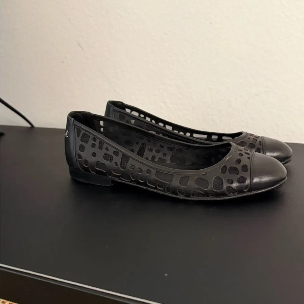 Chanel Black Leather and Mesh Ballet Flats Leather Cap Toe CC Logo 36.5